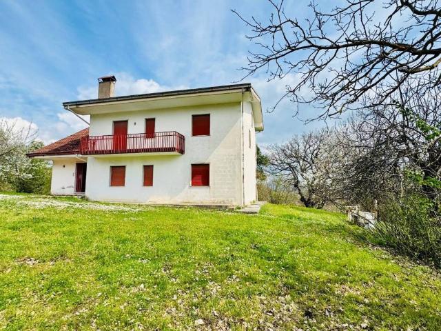 Casa indipendente in vendita a Calvi BN