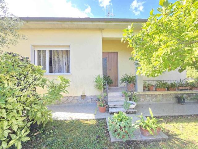 Casa indipendente in vendita a Camaiore LU