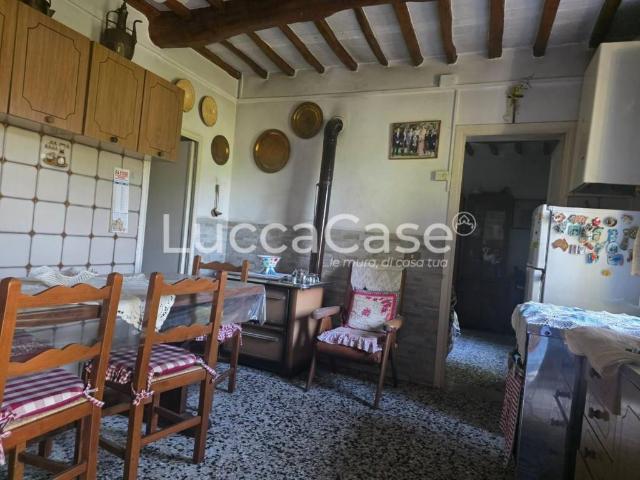 Casa indipendente in vendita a Camaiore LU
