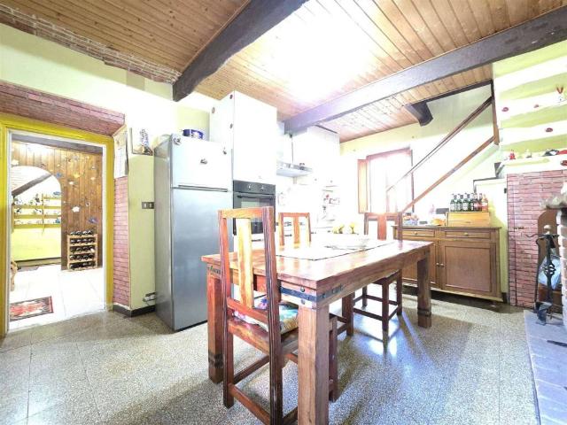 Casa indipendente in vendita a Camaiore LU