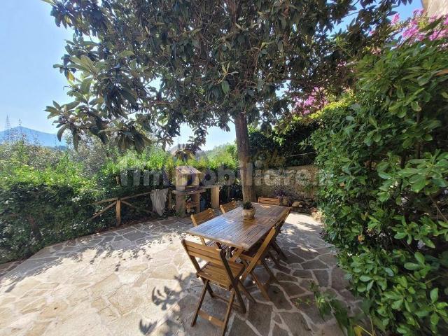 Casa indipendente in vendita a Camaiore LU