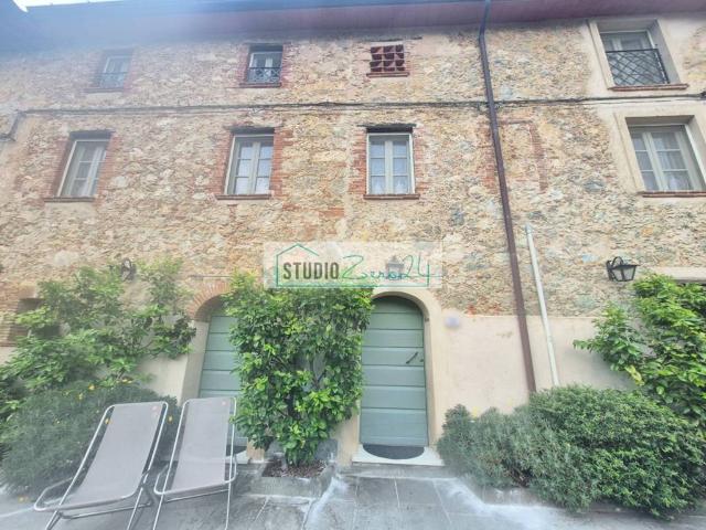 Casa indipendente in vendita a Camaiore LU