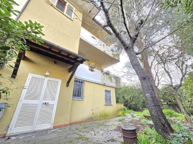 Casa indipendente in vendita a Camaiore LU
