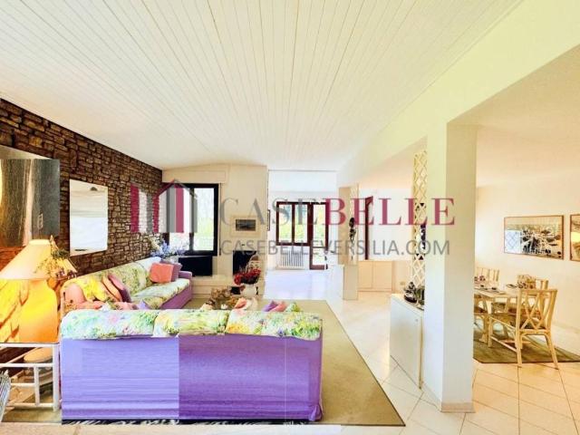 Casa indipendente in vendita a Camaiore LU