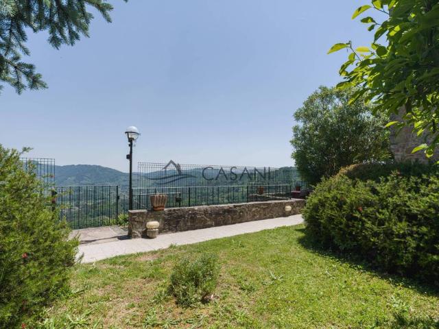 Casa indipendente in vendita a Camaiore LU