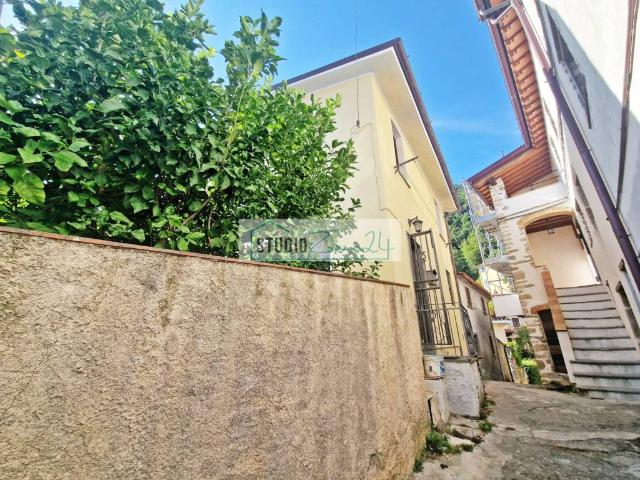 Casa indipendente in vendita a Camaiore LU