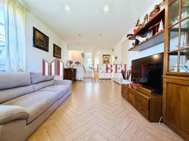 Casa indipendente in vendita a Camaiore LU