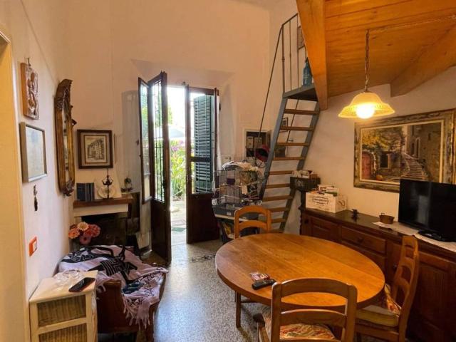 Casa indipendente in vendita a Camaiore LU