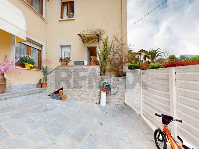 Casa indipendente in vendita a Camaiore LU