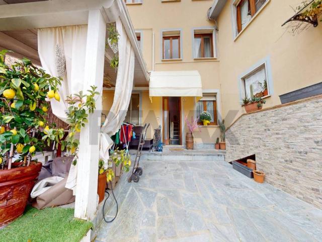 Casa indipendente in vendita a Camaiore LU
