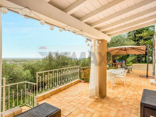 Casa indipendente in vendita a Camaiore LU