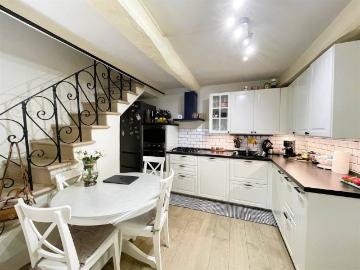 Casa indipendente in vendita a Camaiore LU