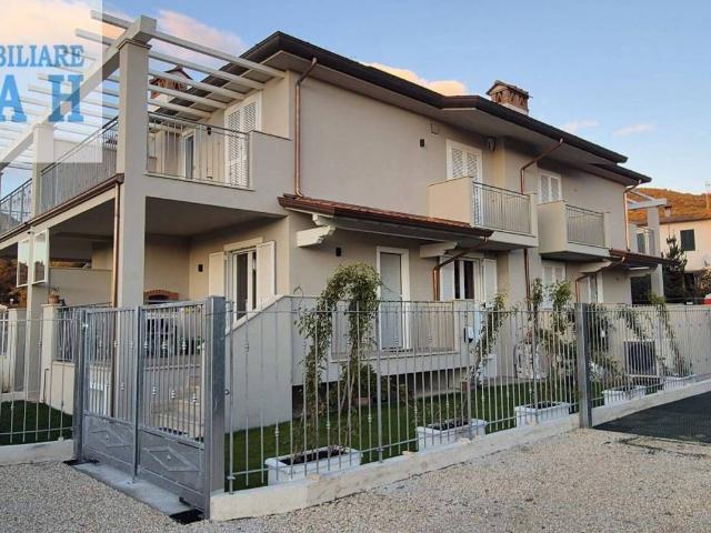 Casa indipendente in vendita a Camaiore LU