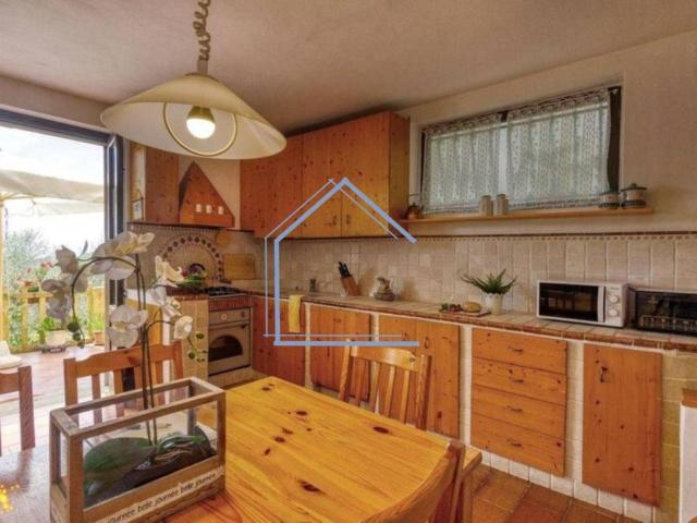 Casa indipendente in vendita a Camaiore LU