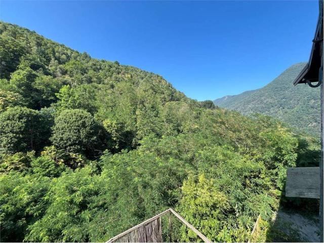 Casa indipendente in vendita a Cambiasca VB