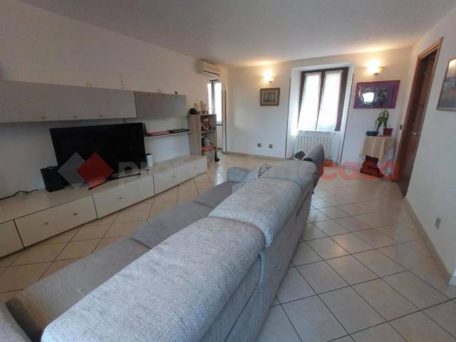 Casa indipendente in vendita a Cambiasca VB