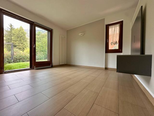 Casa indipendente in vendita a Cambiasca