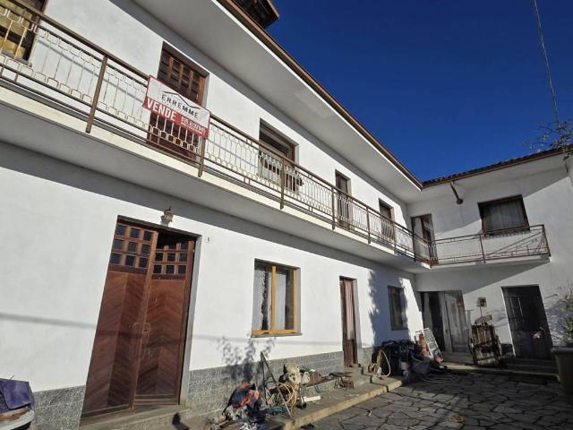 Casa indipendente in vendita a Camburzano BI