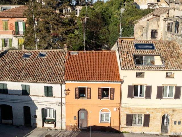 Casa indipendente in vendita a Camerano
