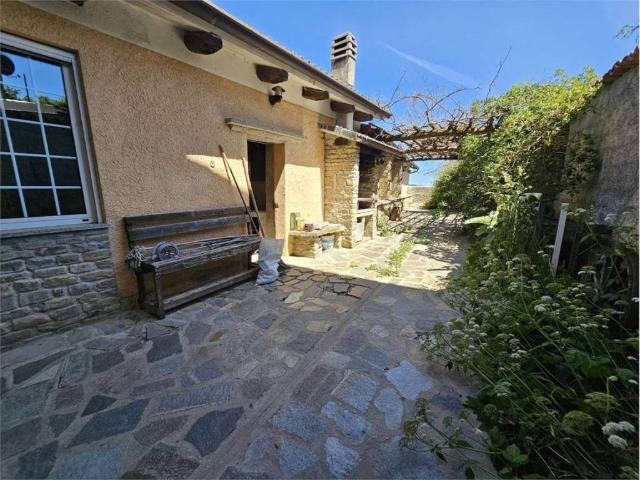 Casa indipendente in vendita a Camerana CN