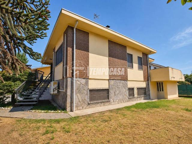 Casa indipendente in vendita a Cameri NO