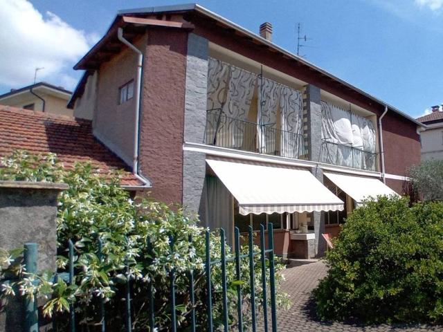 Casa indipendente in vendita a Cameri NO