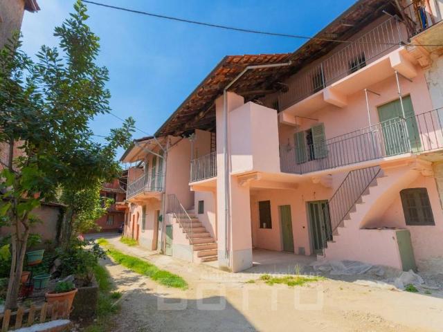 Casa indipendente in vendita a Cameri NO