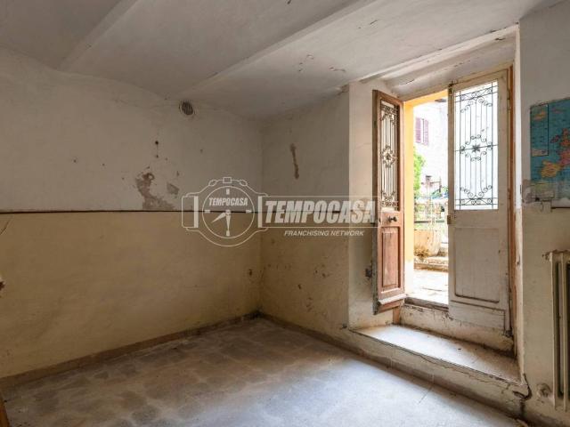 Casa indipendente in vendita a Camerino MC