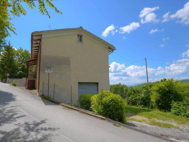 Casa indipendente in vendita a Camerino MC