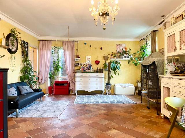 Casa indipendente in vendita a Camerino MC