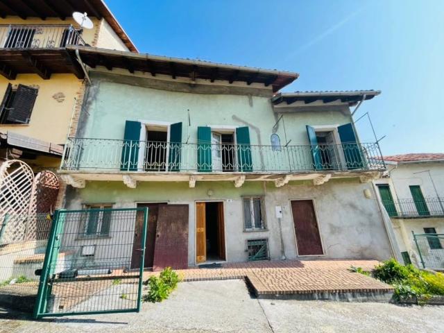 Casa indipendente in vendita a Camino AL