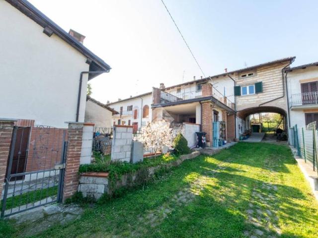 Casa indipendente in vendita a Camino AL