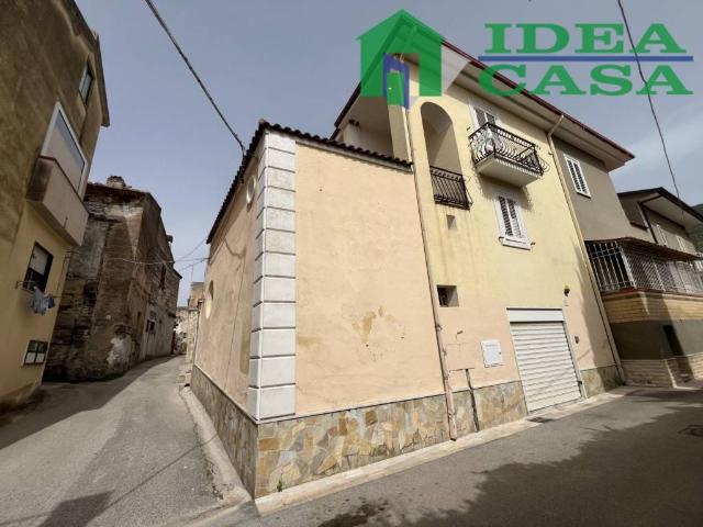 Casa indipendente in vendita a Camigliano CE