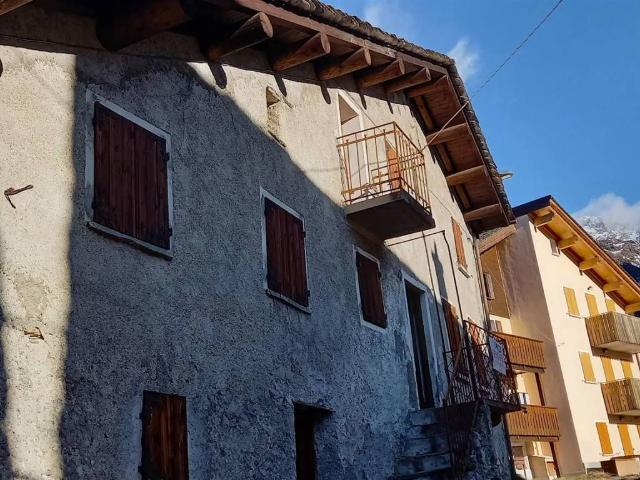 Casa indipendente in vendita a Campodolcino SO