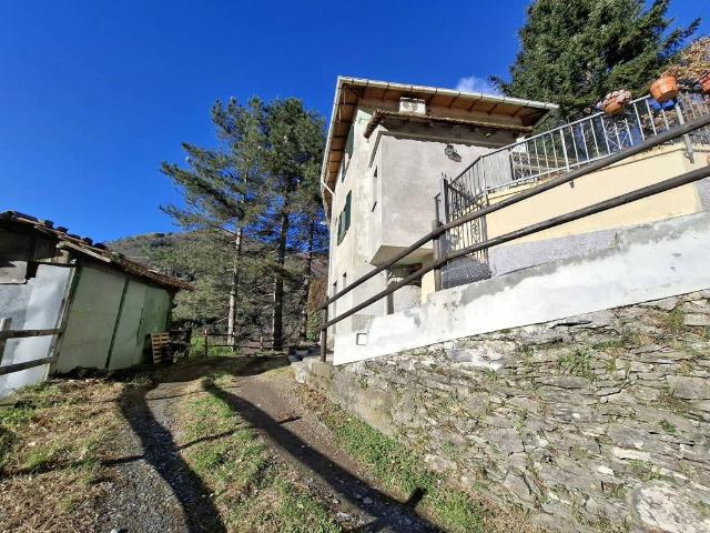 Casa indipendente in vendita a Campomorone GE