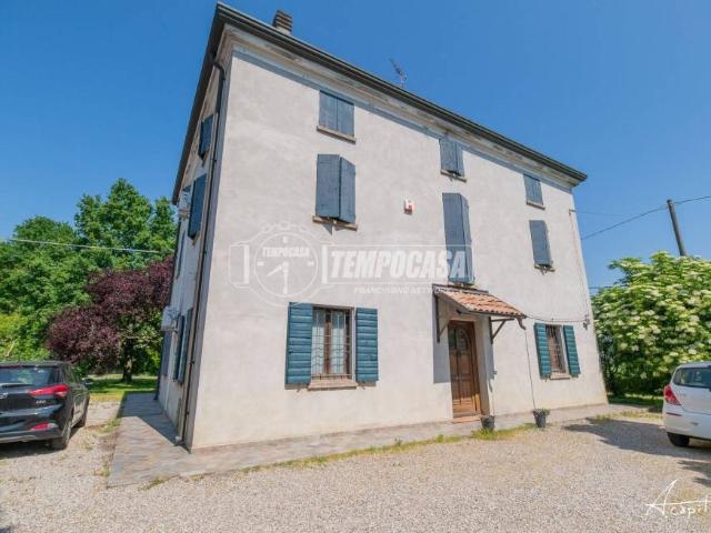 Casa indipendente in vendita a Camposanto via Panaria Est 81