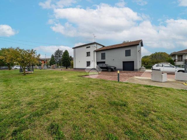 Casa indipendente in vendita a Campegine RE