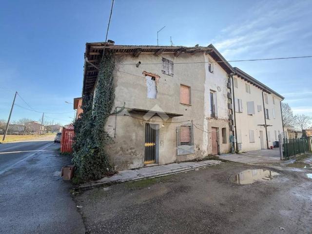 Casa indipendente in vendita a Campegine RE