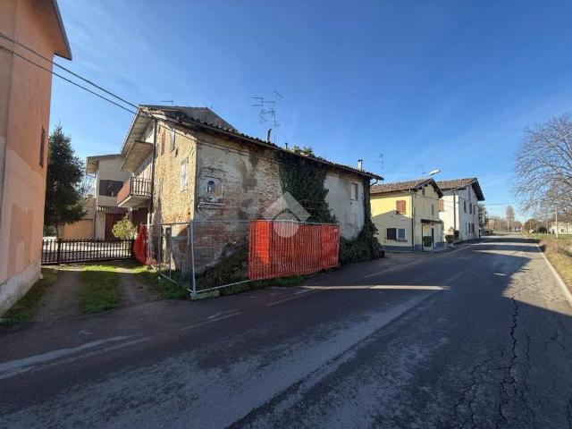 Casa indipendente in vendita a Campegine RE