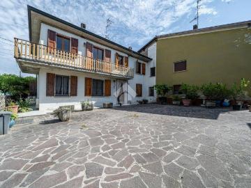 Casa indipendente in vendita a Campegine RE