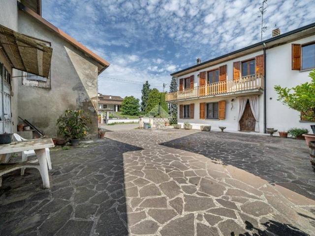 Casa indipendente in vendita a Campegine RE