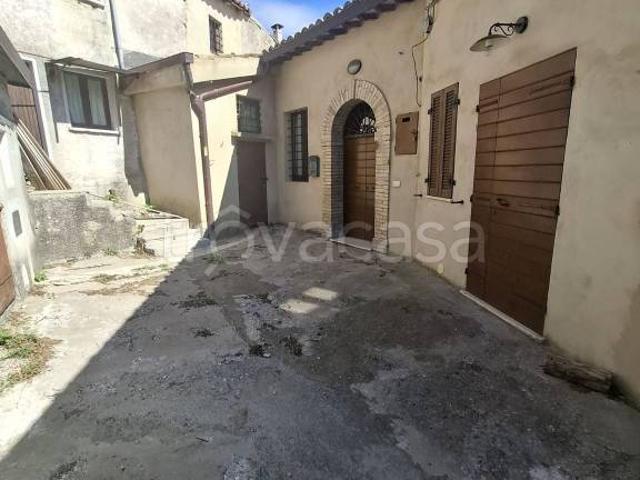 Casa indipendente in vendita a Campello sul Clitunno, Pettino