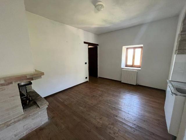 Casa indipendente in vendita a Campello sul Clitunno PG