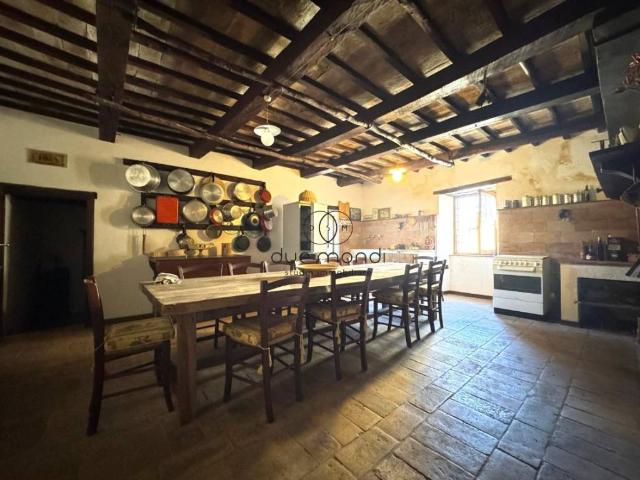 Casa indipendente in vendita a Campello sul Clitunno PG