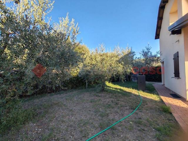 Casa indipendente in vendita a Campello sul Clitunno PG
