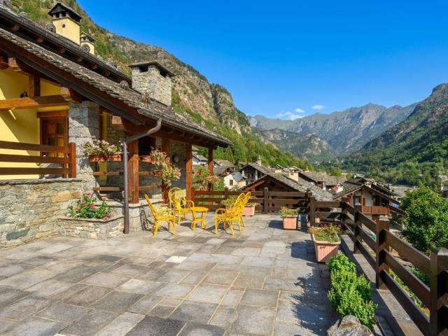 Casa indipendente in vendita a Campertogno VC