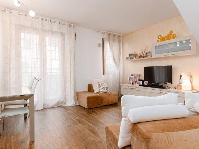 Casa indipendente in vendita a Campi Bisenzio FI