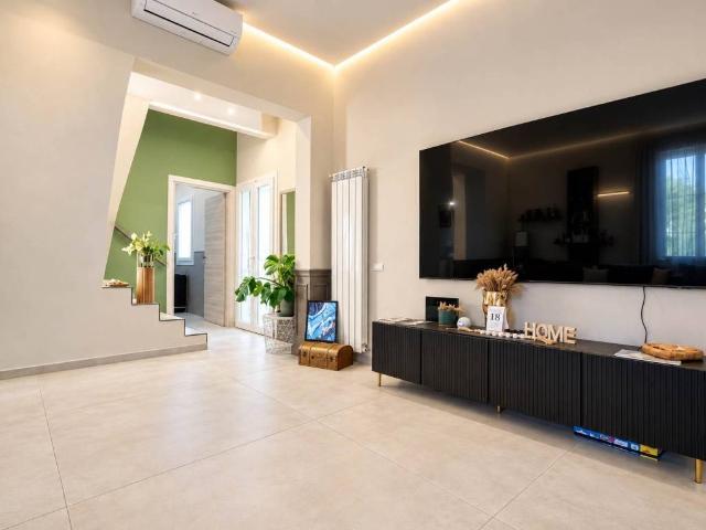 Casa indipendente in vendita a Campi Bisenzio FI