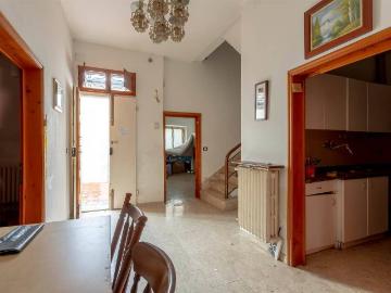 Casa indipendente in vendita a Campi Bisenzio FI