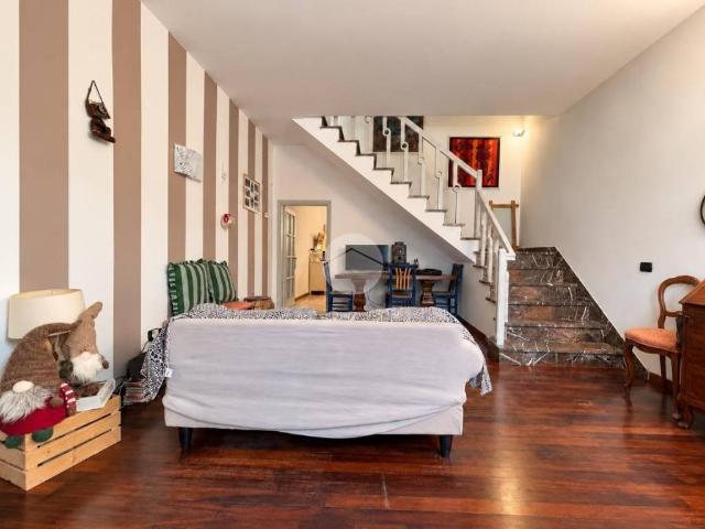 Casa indipendente in vendita a Campi Bisenzio FI